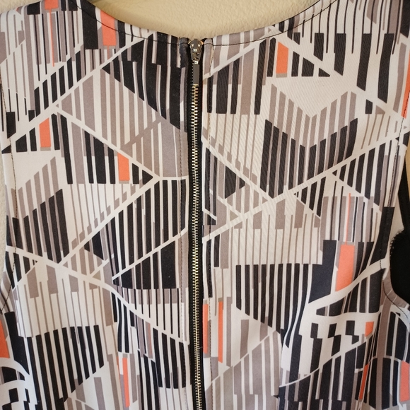 Geometric print Midi Dress - Picture 3 of 6